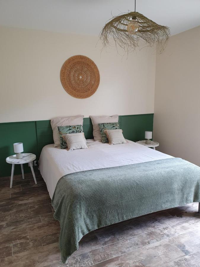 Le Coeur De La Petite Cisse Bed and Breakfast Monteaux Buitenkant foto